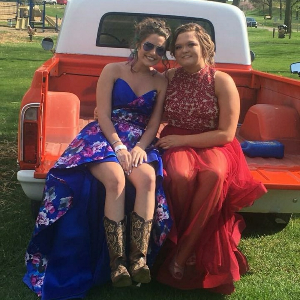 PROM DRESS size 4 - Picture 2 of 4